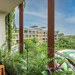 Cozy Aparment Pool View