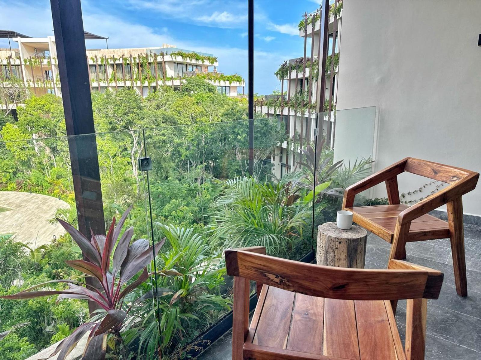 Cozy Aparment Pool View